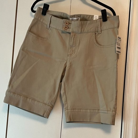 G&M Pants - G&M Khaki Bermuda Shorts - 10